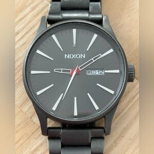 Nixon The Sentry SS Never Be Late Watch Gunmetal Gray Dial Matte Case Bracelet